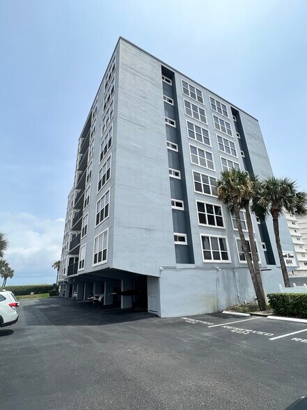 Building Photo - 1551 1st St S