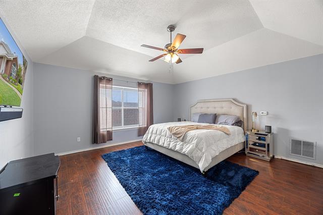 Building Photo - 2016 Falcon Ridge Dr