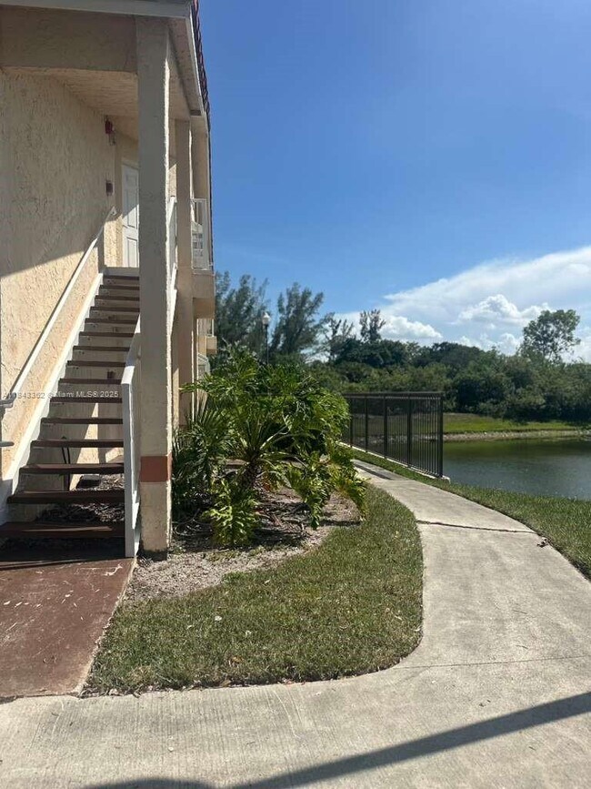 Building Photo - 3350 Pinewalk Dr N