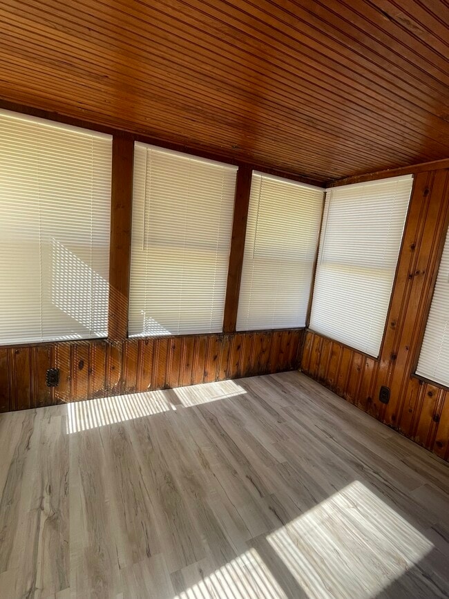Building Photo - 8041 Marlowe St
