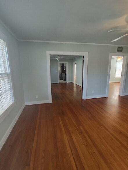 Building Photo - 1805 E Cervantes St