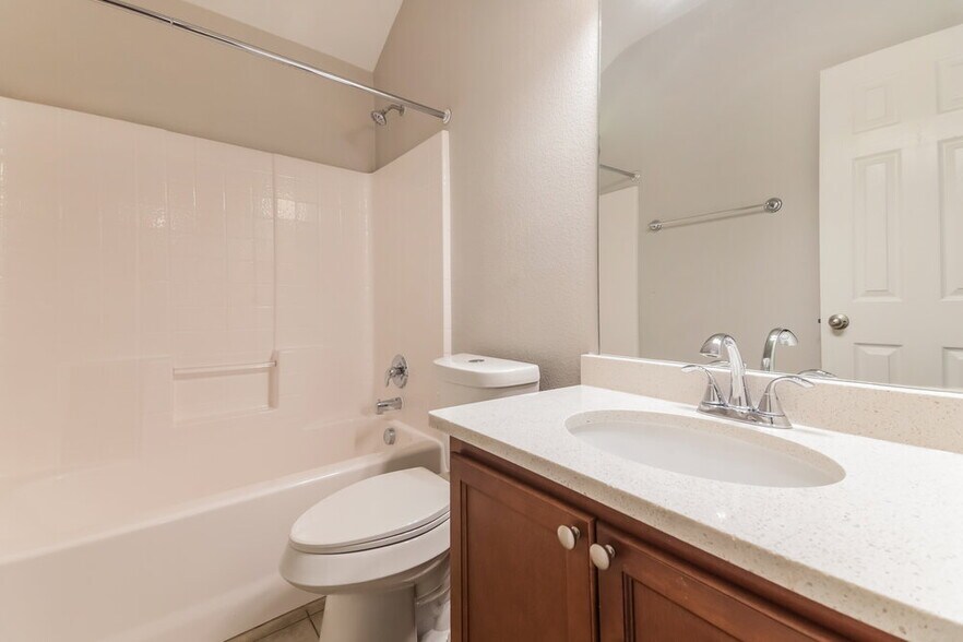 Building Photo - 713 Cedar Cove Dr