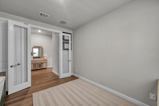 Building Photo - 1123 Five T Ln