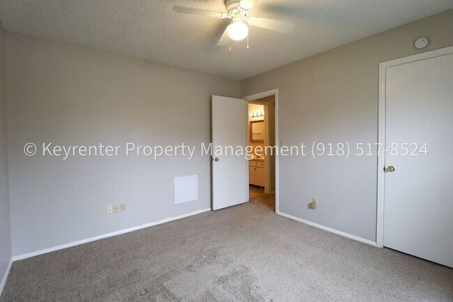 Building Photo - 6125 S Troost Ave