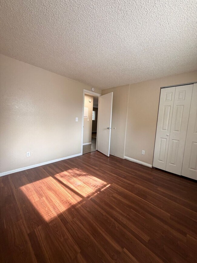 Building Photo - 6353 Chippewa Rd