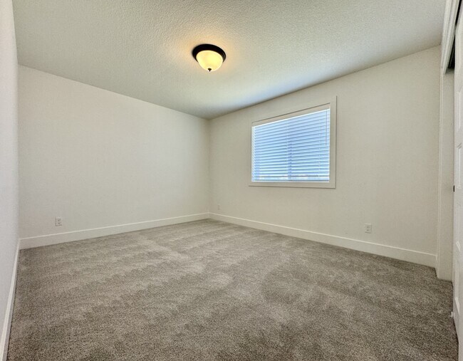 Building Photo - 1603 37th Ave