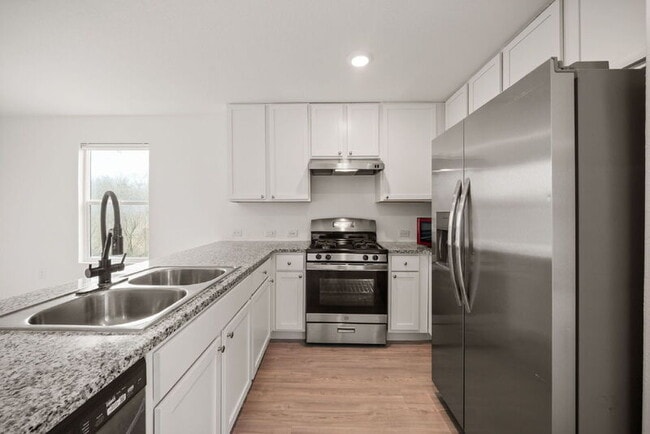 Building Photo - 5703 Dewberry Run