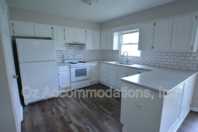 Building Photo - 1213 E Butterfield Pl