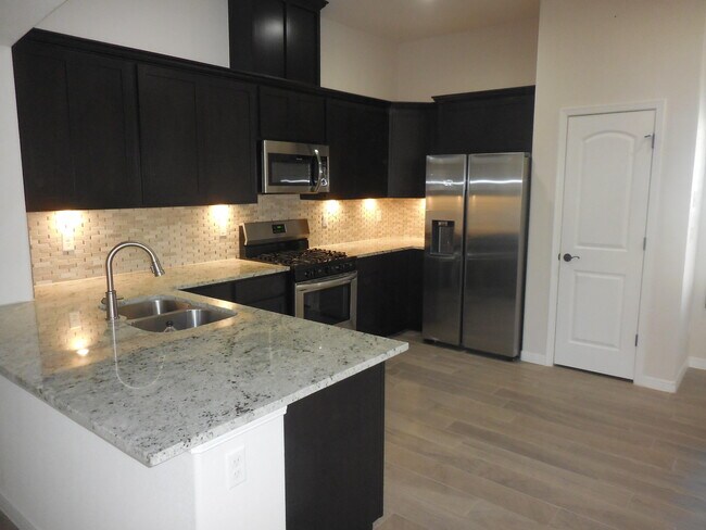 Building Photo - 213 Epsom Dr