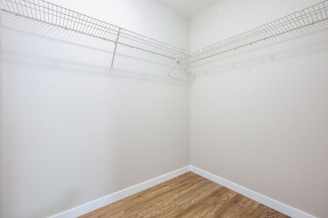 Building Photo - 117 SE 129th Ave