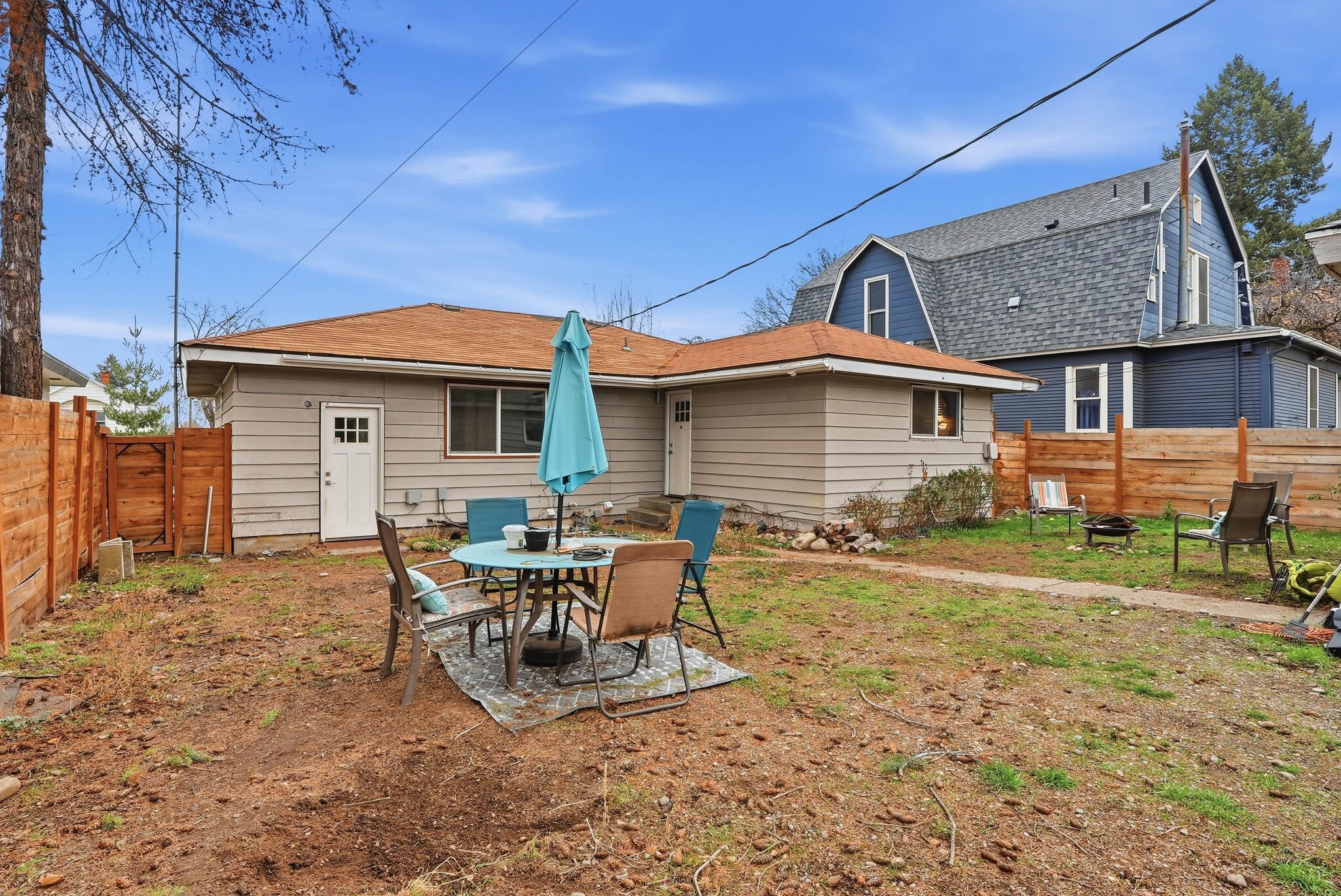 Building Photo - 729 W Augusta Ave