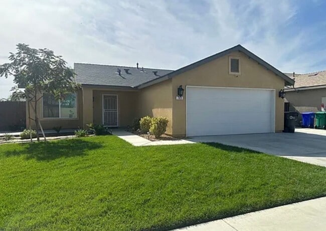Building Photo - New 3 bedrooms 2 bath home move in ready