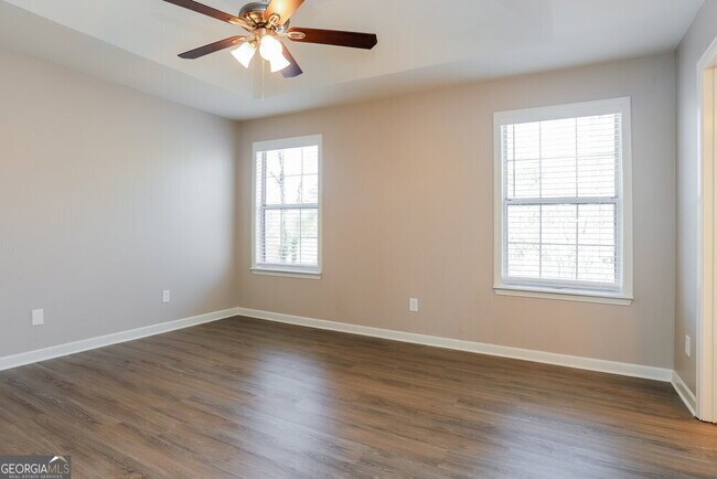 Building Photo - 3721 Riverside Pkwy