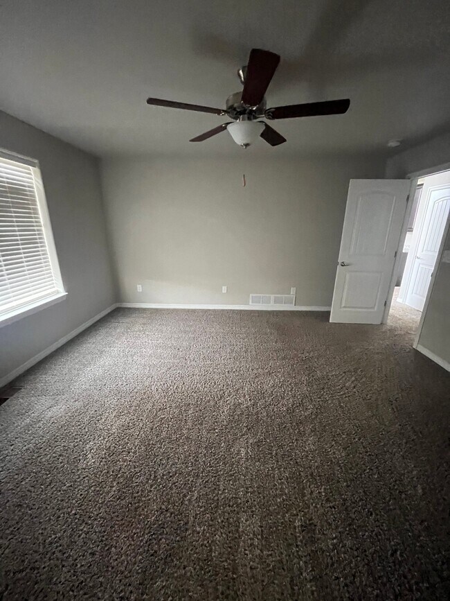 Building Photo - 6452 Vedder Dr