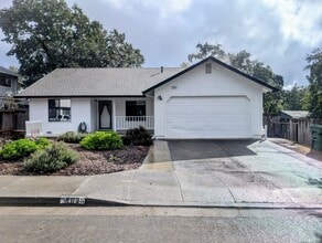 Building Photo - 860 Buckingham Dr