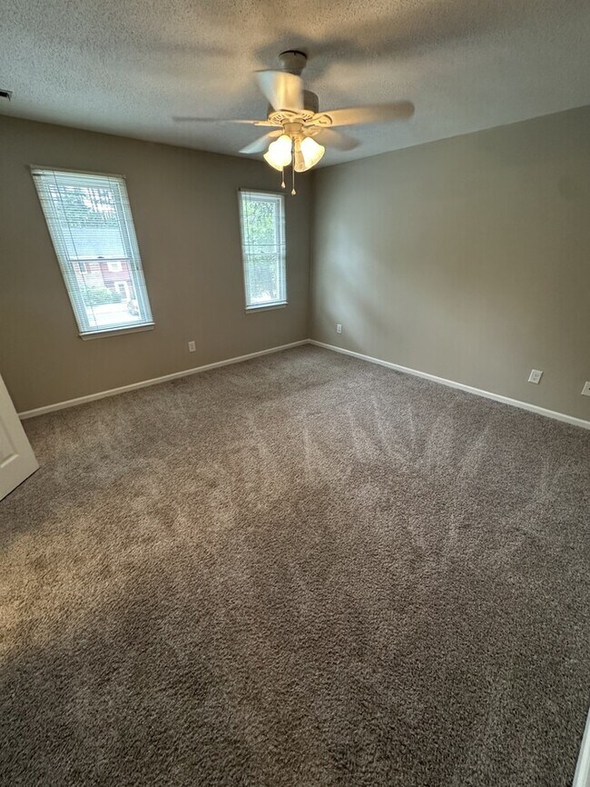 Building Photo - 5621 Hamstead Crossing