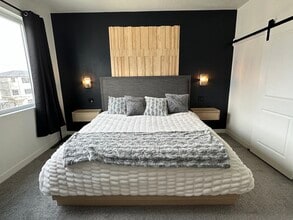 Building Photo - 492 S 900 W