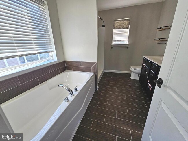 Building Photo - 269 S Marshview Terrace