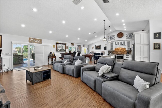Building Photo - 9505 Majestic Way