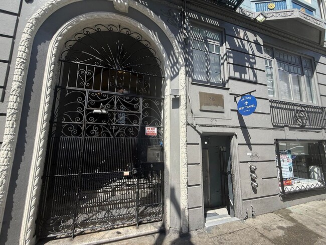 Building Photo - 315 Hyde St