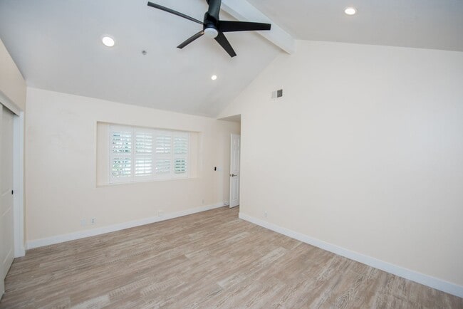 Building Photo - Eastside Costa Mesa Gem