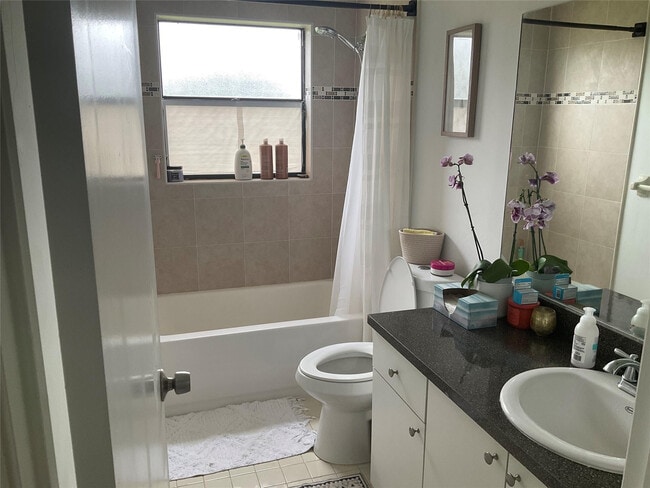 Building Photo - 6269 Woodbury Rd