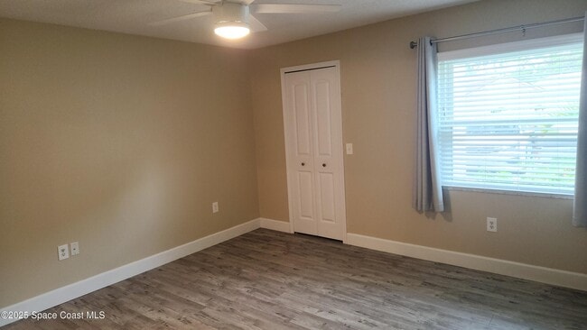 Building Photo - 3011 Dunhill Dr
