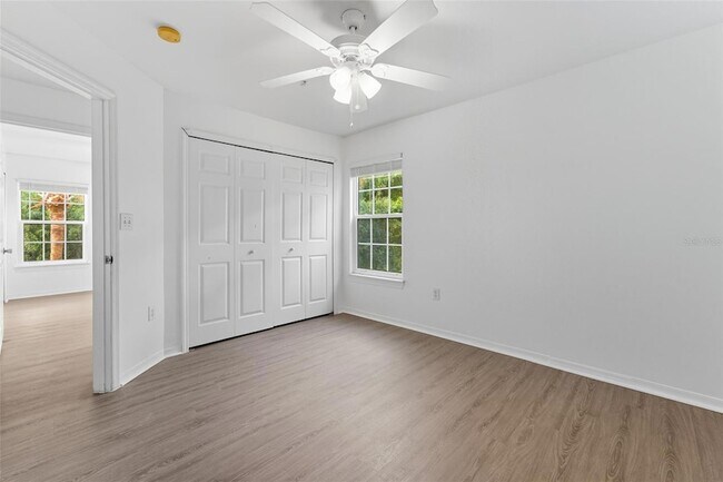 Building Photo - 5459 Vineland Rd