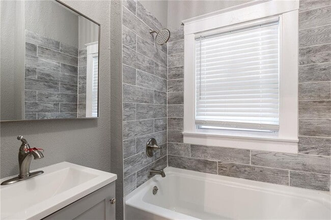 Building Photo - 2413 College Ave