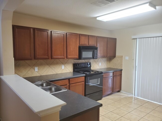 Building Photo - 109 S Creek Bend Dr