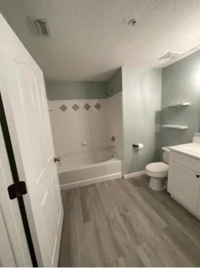 Building Photo - 9905 Baywinds Blvd