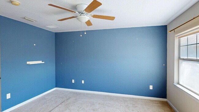Building Photo - "Charming 2-Bed, 3-Bath Townhouse Retreat in Jacksonville - 1,176 Sq. Ft. of Comfort and Style!"