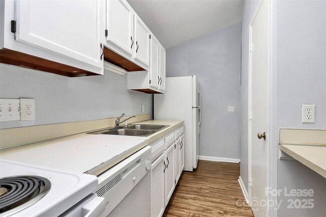 Building Photo - 6146 Meadow Rose Ln