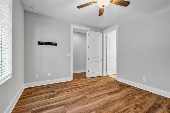 Building Photo - 267 Castleberry Station Dr SW