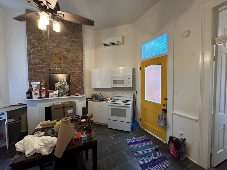 New stove, microwave, cabinets - 3821 Dauphine St