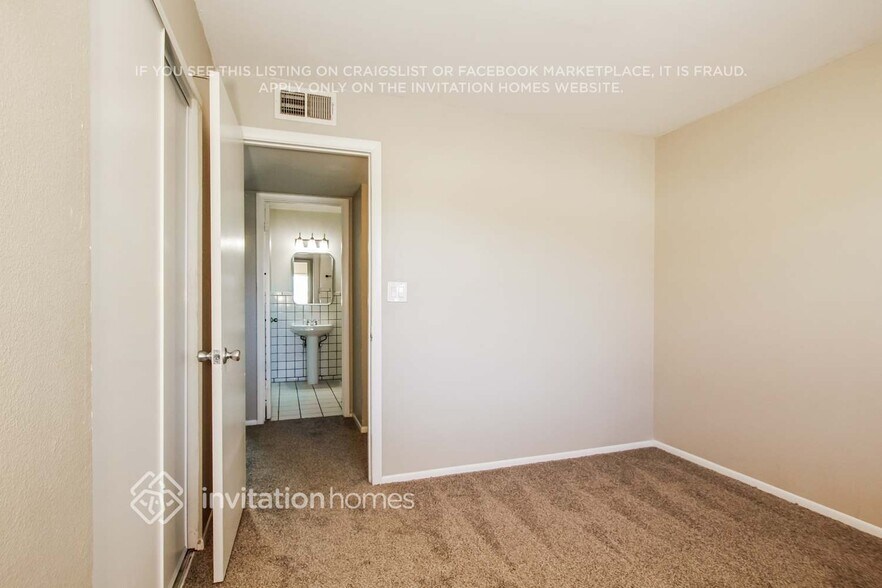 Building Photo - 3902 W Camino Acequia