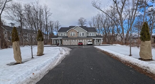 Building Photo - 745 Watervliet Shaker Rd