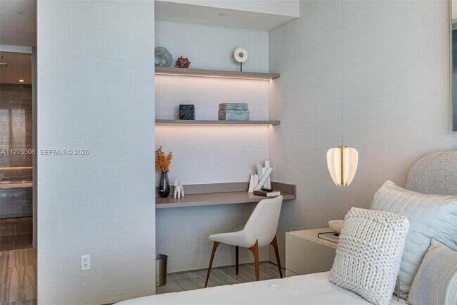 Building Photo - 18975 Collins Ave