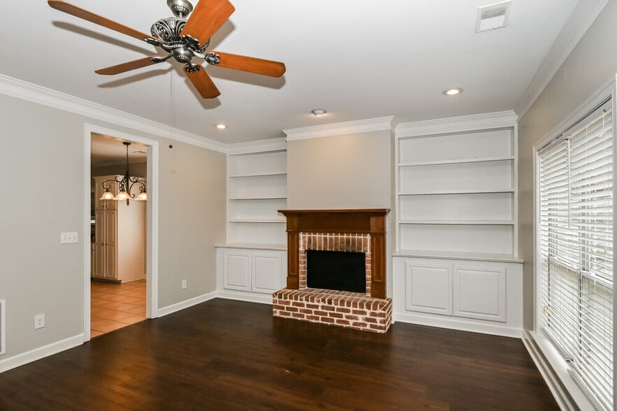 Building Photo - 2644 Graystone Dr
