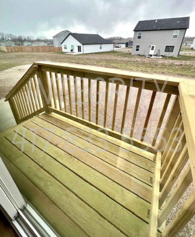 Building Photo - 478 E Lennox St