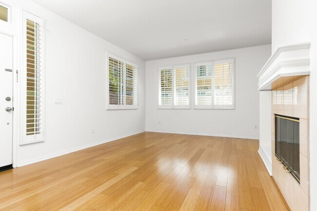 Building Photo - Paseo del Sol Charmer with Private Yard and Community Pool