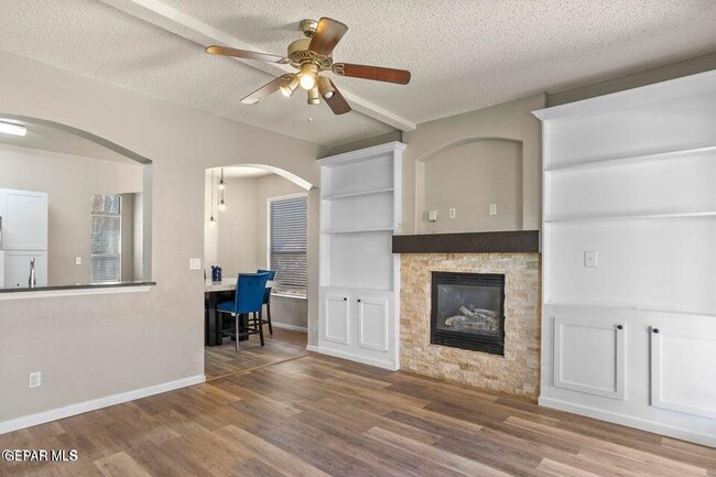 Building Photo - 12391 Paseo Nuevo Dr