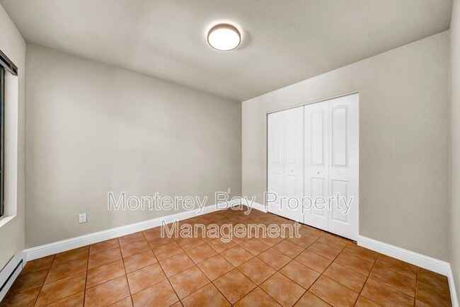 Building Photo - 250 Forest Ridge Rd