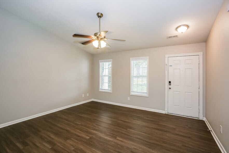 Building Photo - 1223 Hipp Rd