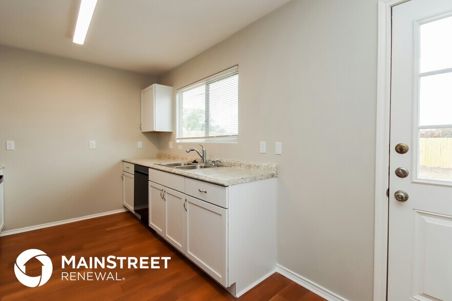 Building Photo - 16619 Sidonie Dr