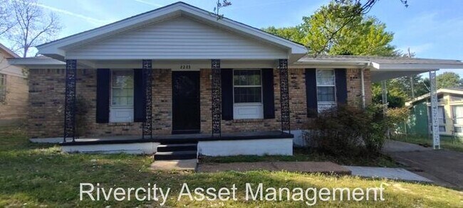 Primary Photo - This Is A Must See!! Section 8 Friendly!!!