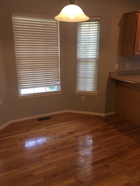 Building Photo - 3 Bedroom Home in Wonderful Neighborhood!