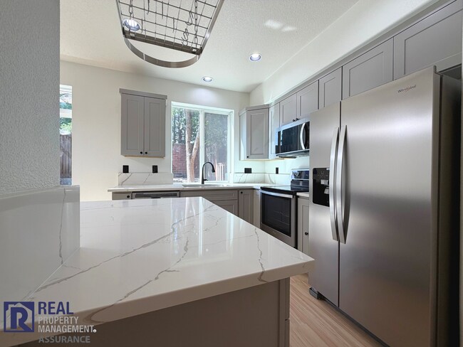 Building Photo - 17230 NW Widgi Creek Ct