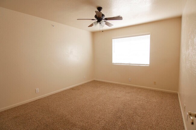 Building Photo - 3 Bedroom - 2 Bath Home