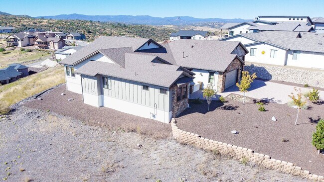 Building Photo - Stunning 3 Bed, 2.5 Bath Prescott Home wit...